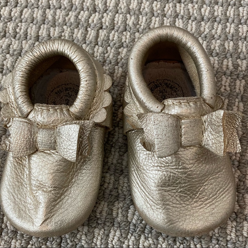 EUC - gold Freshly Picked moccasins, rubber soles